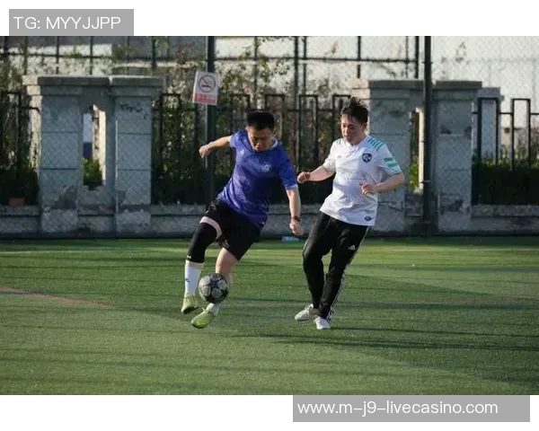 武汉业余足球队奋勇拼搏展现青春风采助力社区体育发展